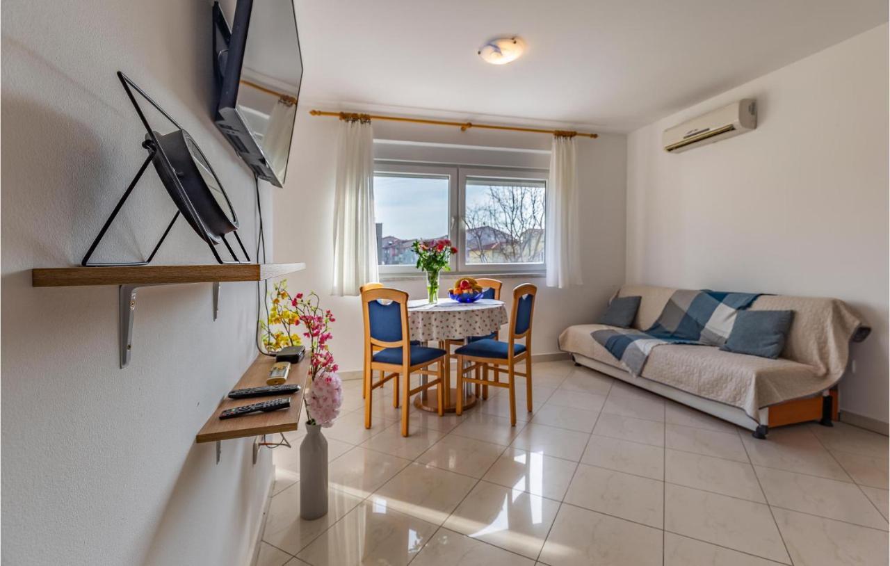 Lovely Apartment In Medulin With Kitchen Εξωτερικό φωτογραφία
